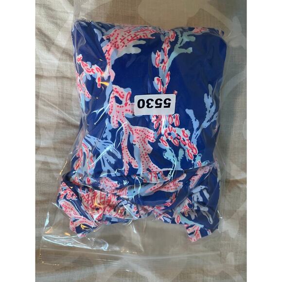 Lilly Pulitzer Traci Long Sleeve Dress Borealis Blue
Swim On Over medium 10652 - Picture 11 of 11